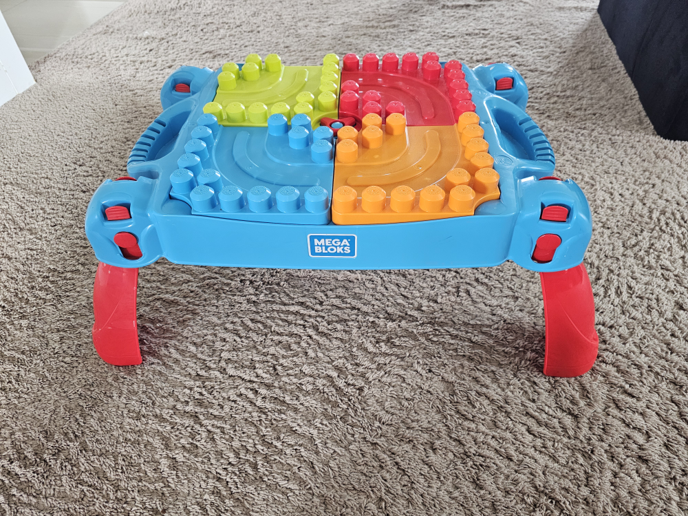 Mega Bloks Build 'n Learn Table