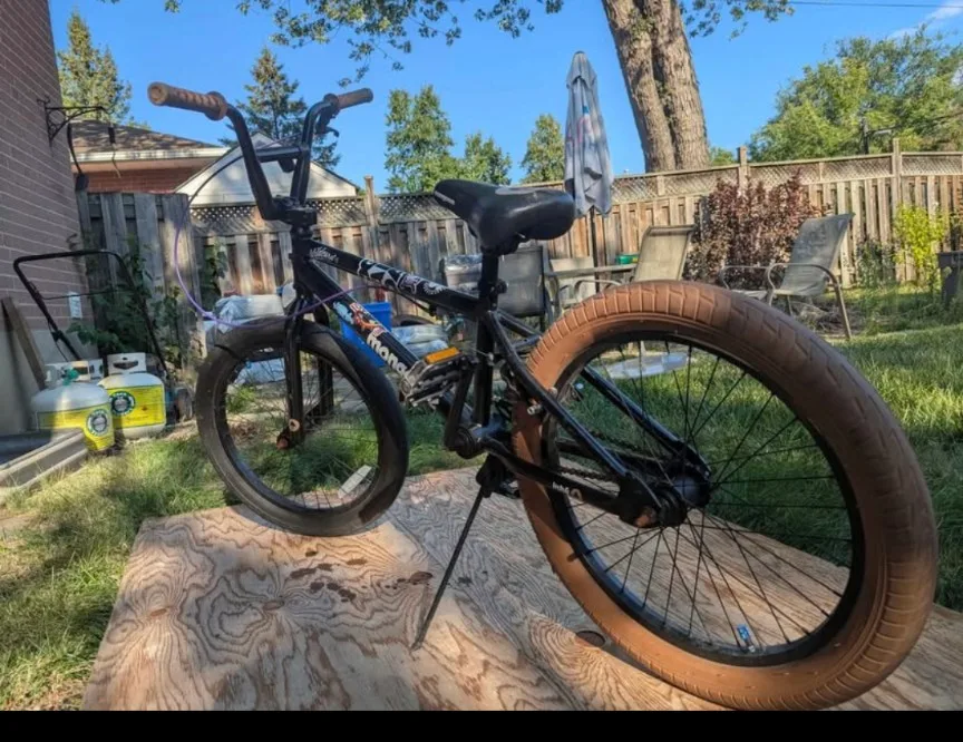 Mongoose Wildcard BMX Bike image indicator(2)