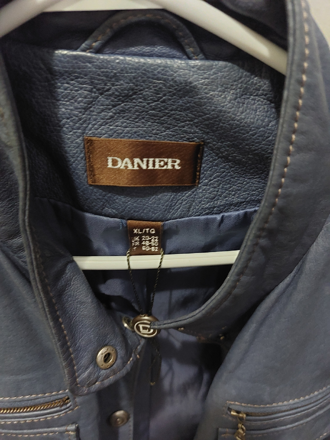 Danier Leather Jacket Size XL - photo 2