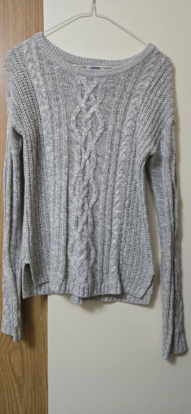 Old Navy XS Grey Cable Knit Sweater thumbnail