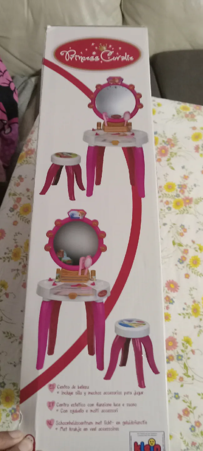 Princess Coralie Beauty Studio with Stool image indicator(8)