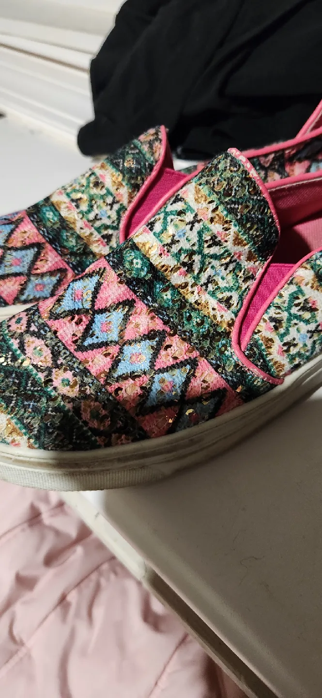 Slip-on Sneakers - Size 10 image indicator(3)