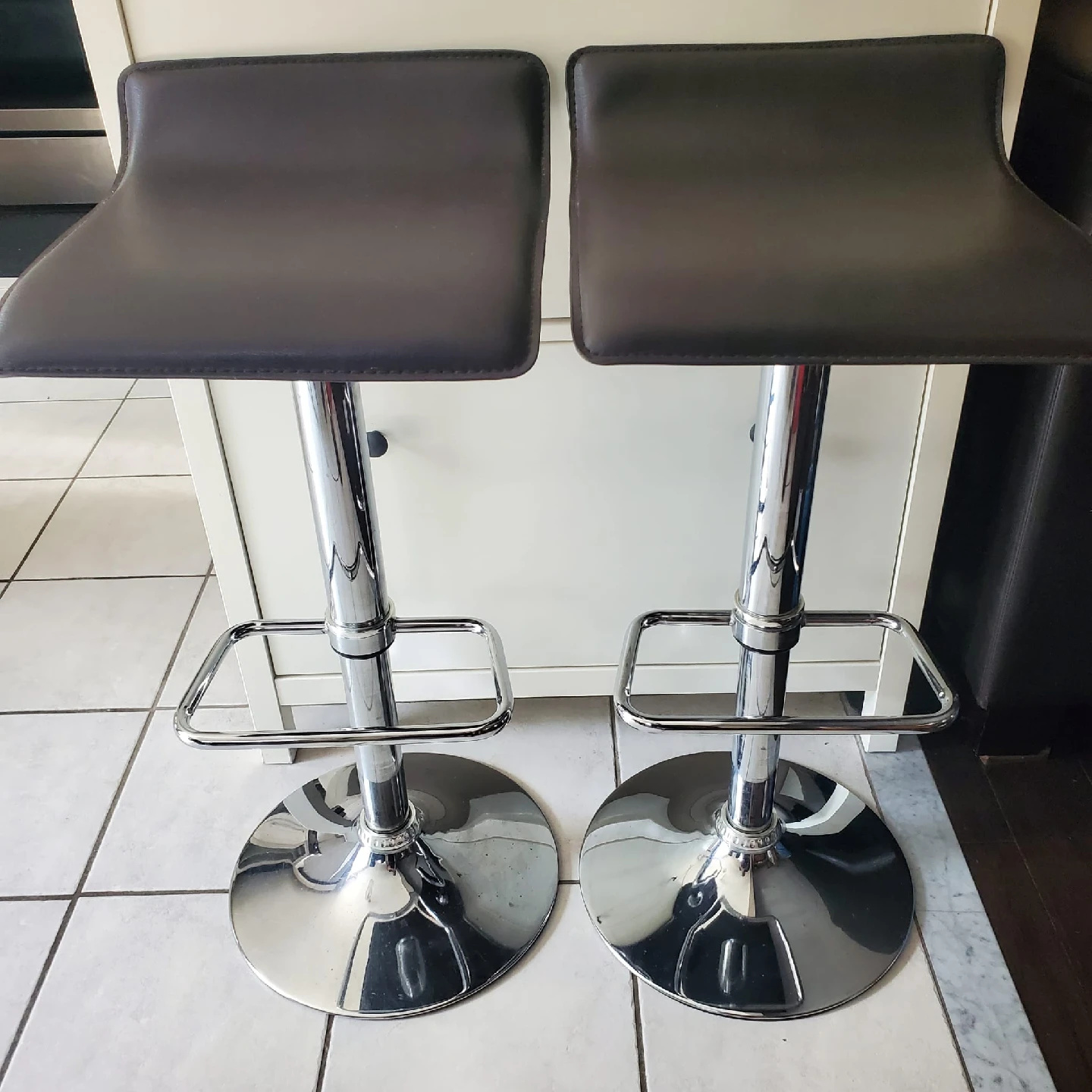 2x Bar Stools leather espresso dark chocolate color Adjustable - photo 2