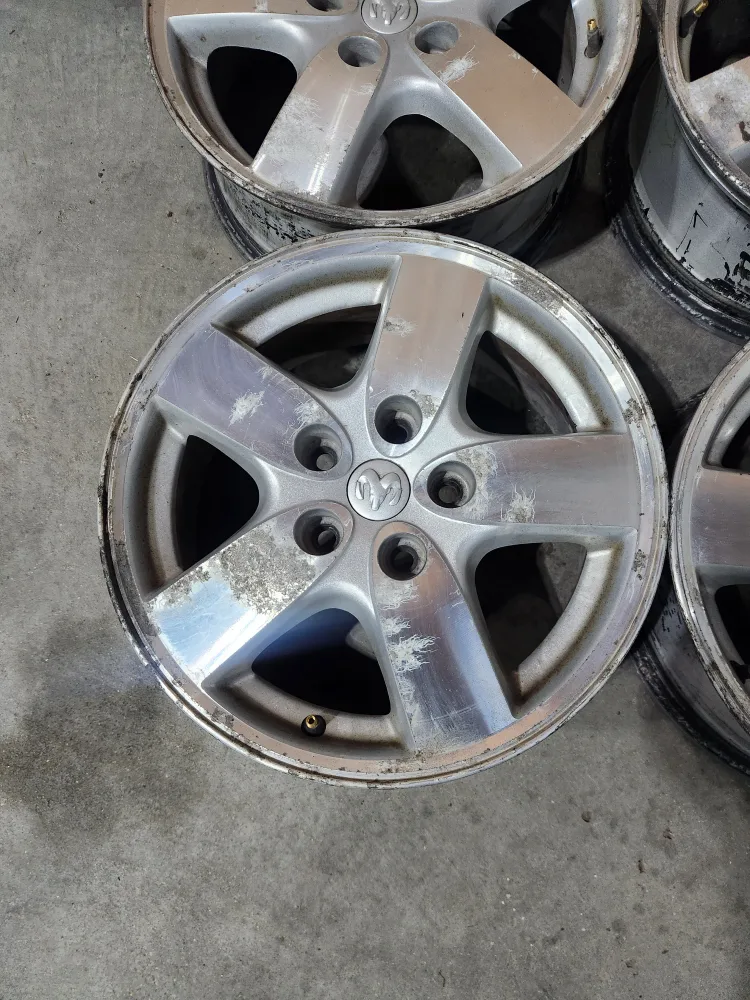 (4)-16 Inch 2006 Dodge Caravan Alloy Rims 5x114.3 image indicator(3)