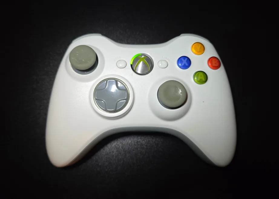 Xbox 360 Controller / Good Condition / Fully Functional thumbnail