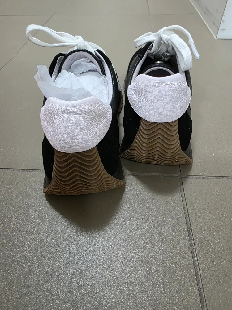 Brand New Sneakers Black Size 4.5 image indicator(3)