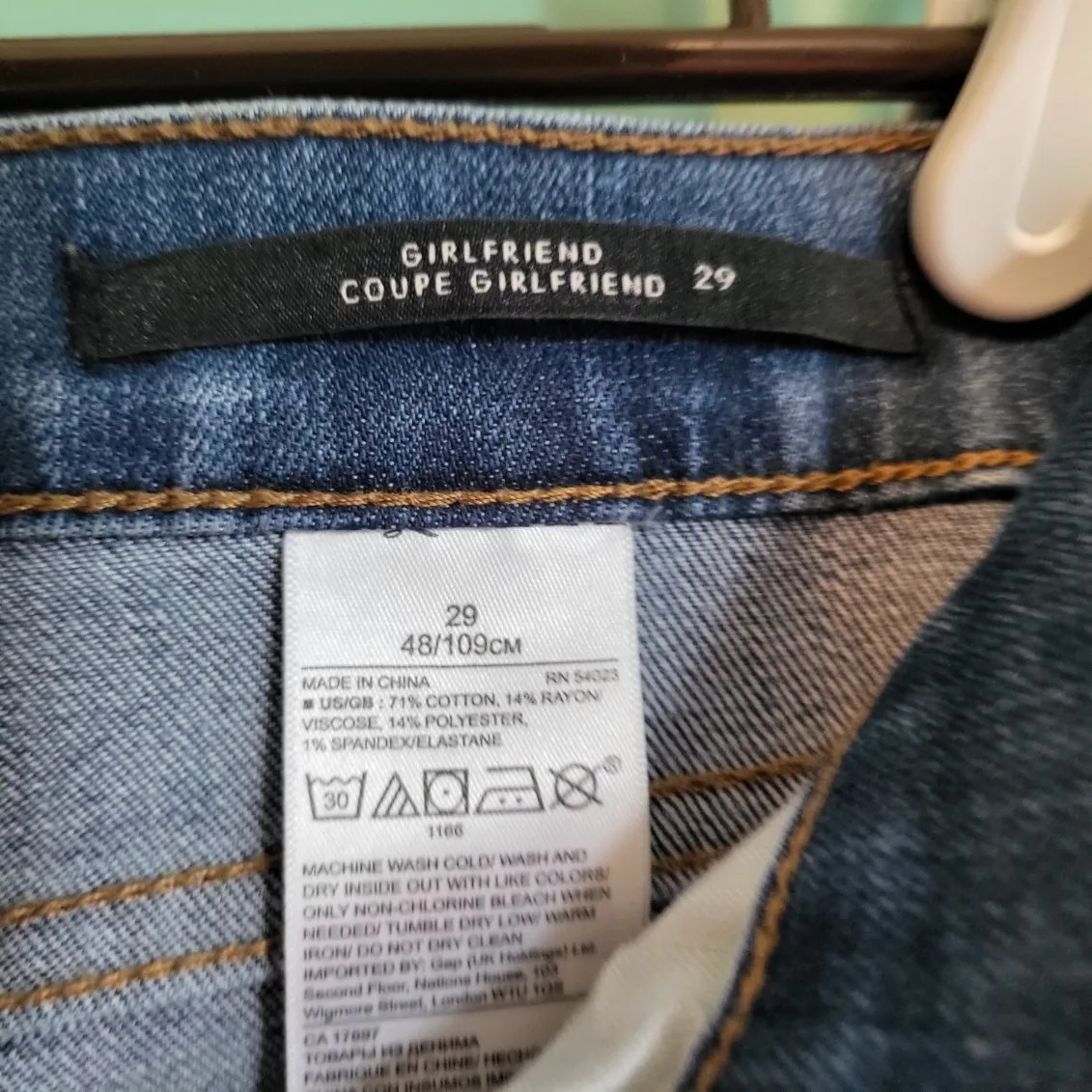 Banana Republic Girlfriend Jeans - Size 29 image indicator(4)