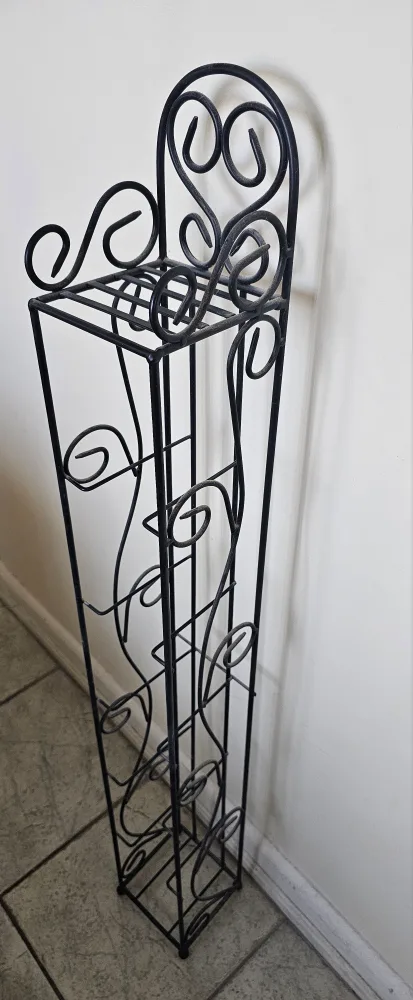 Black Metal Magazine Rack image indicator(3)