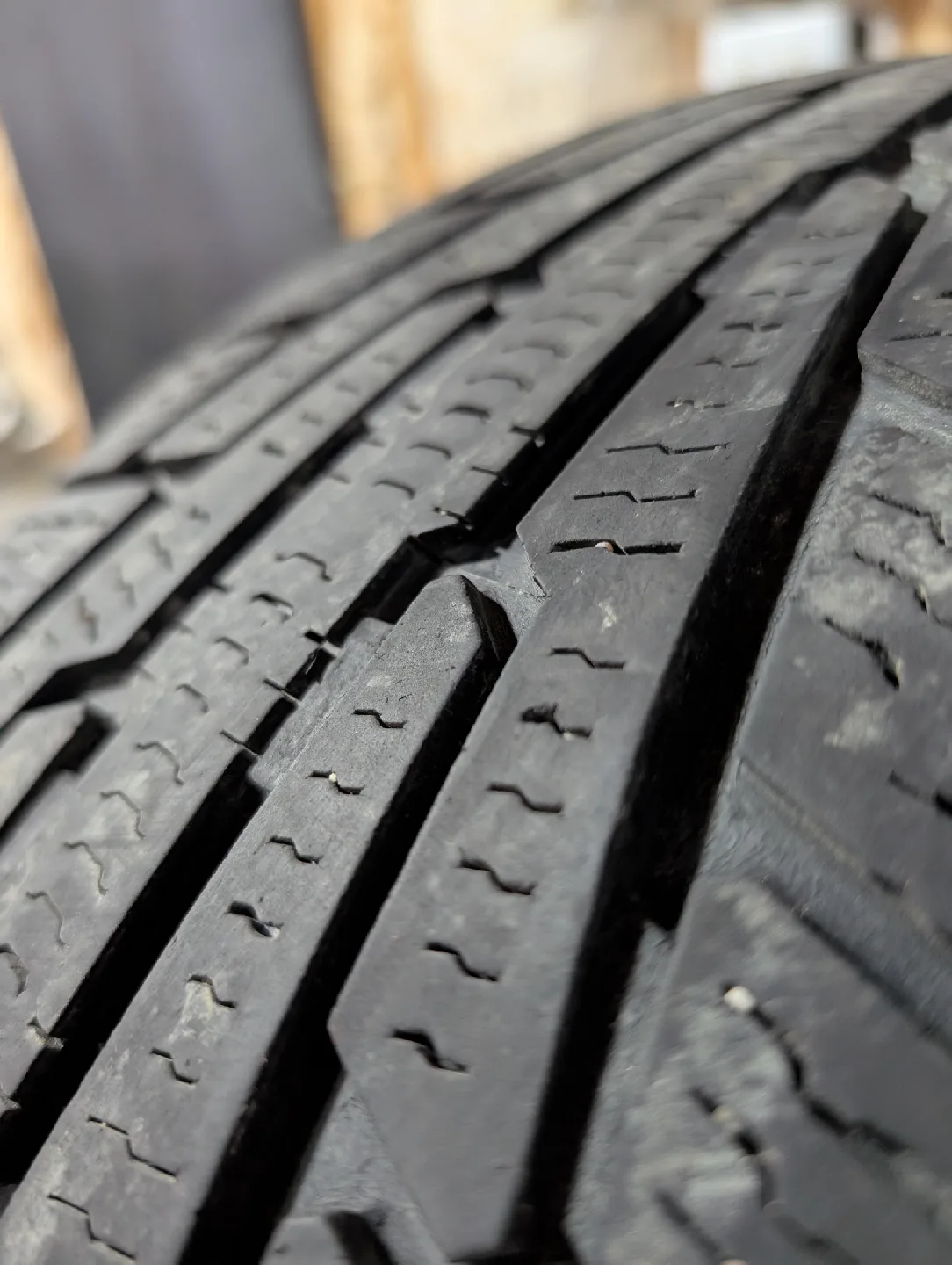 (4)-265/70R17 Hercules Avalanche RG2 Winter Tires thumbnail
