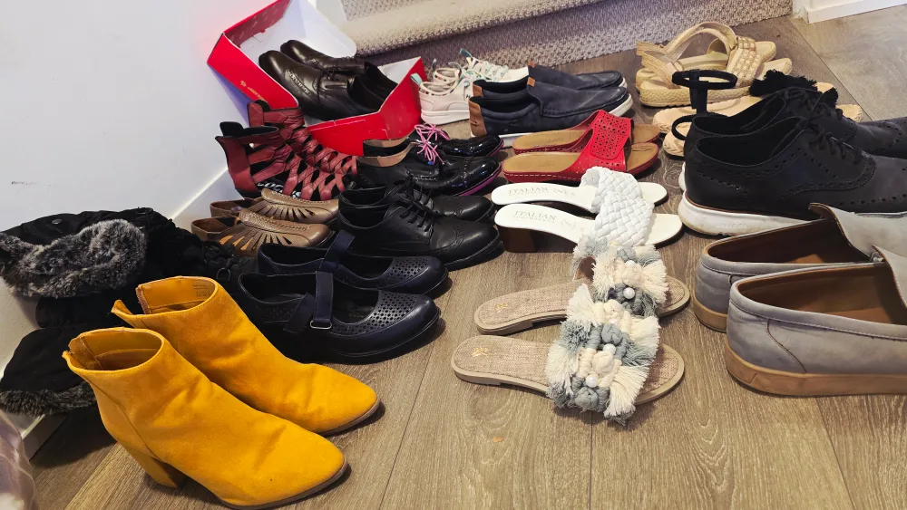 women and men shoes for sale image indicator(6)