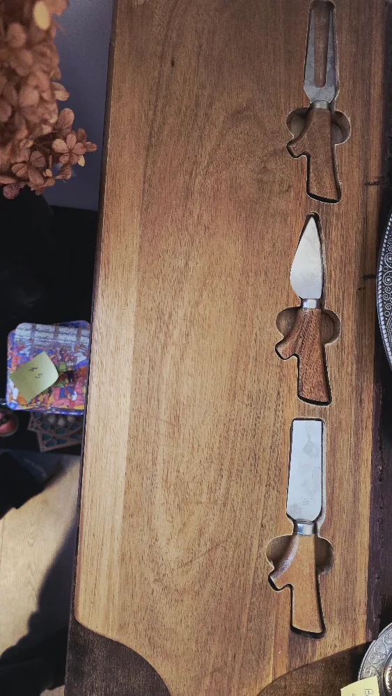 Wooden Cheese Board with Knives image indicator(2)