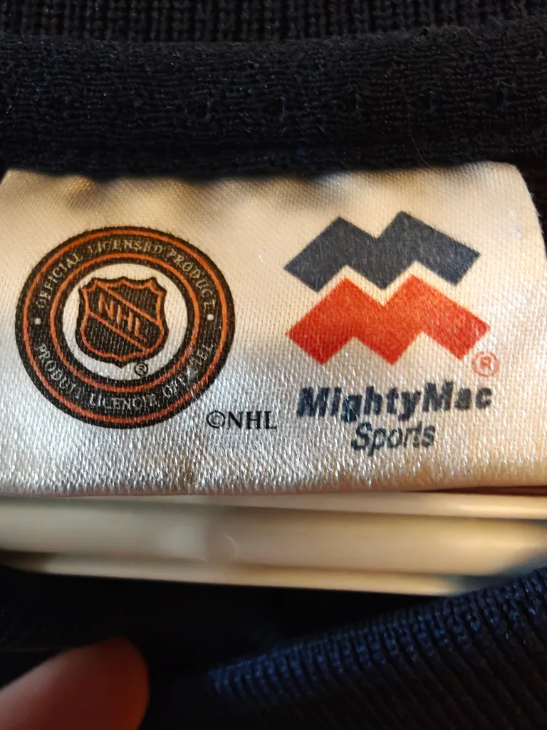 Toronto Maple Leafs Hockey Jersey (14/16) image indicator(3)