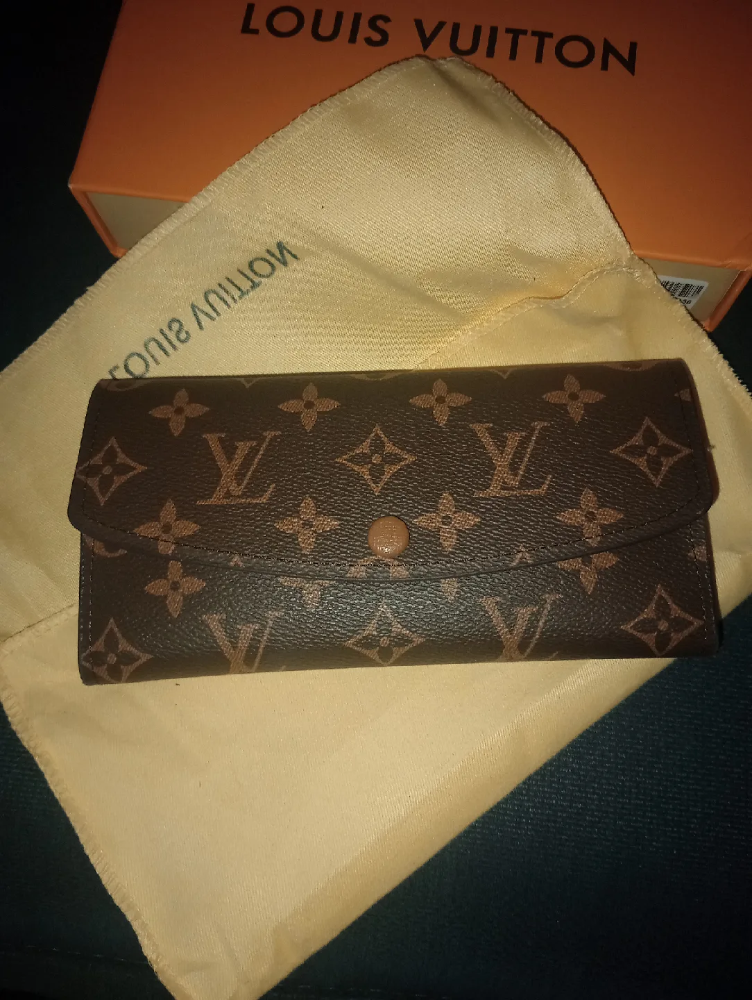 Louis Vuitton Monogram Sarah Wallet thumbnail