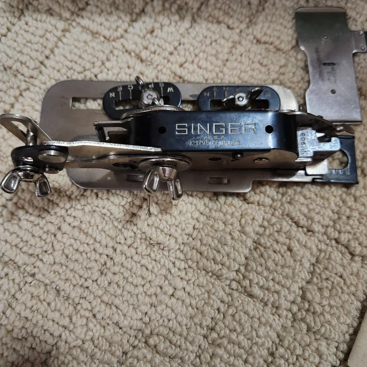 Vintage Singer 121795 Buttonhole Attachment image indicator(3)