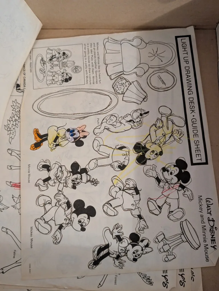 Vintage Lakeside Light-Up Drawing Desk image indicator(6)