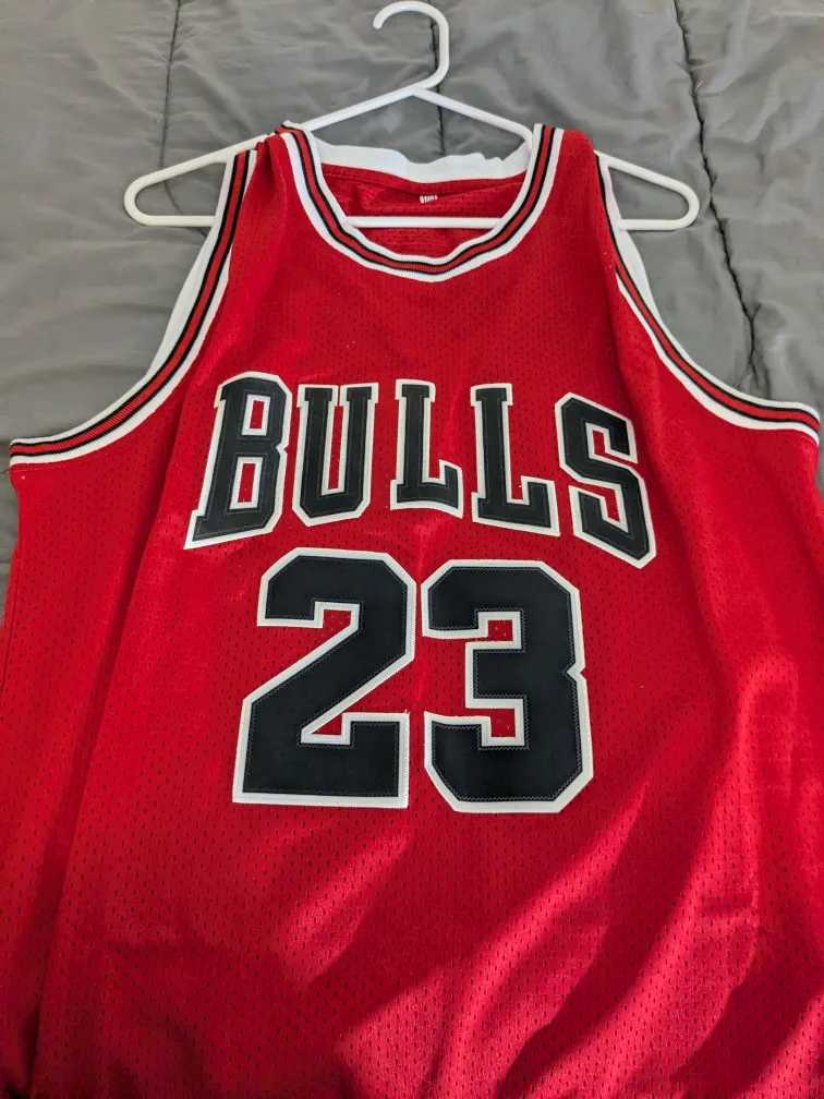 Chicago Bulls Michael Jordan #23 Jersey & Shorts Set image indicator(2)
