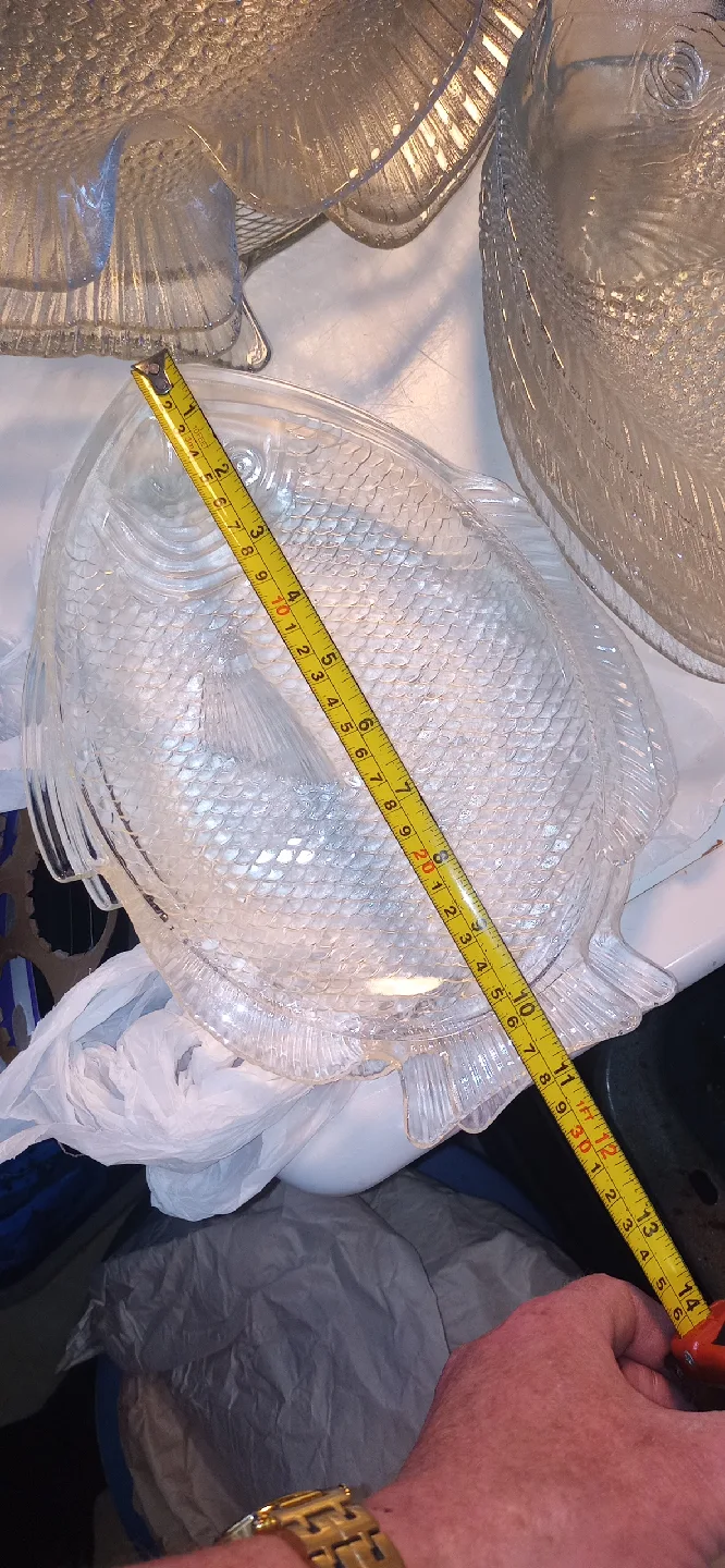 1980s Fish Serving and Dinner Plates. image indicator(8)