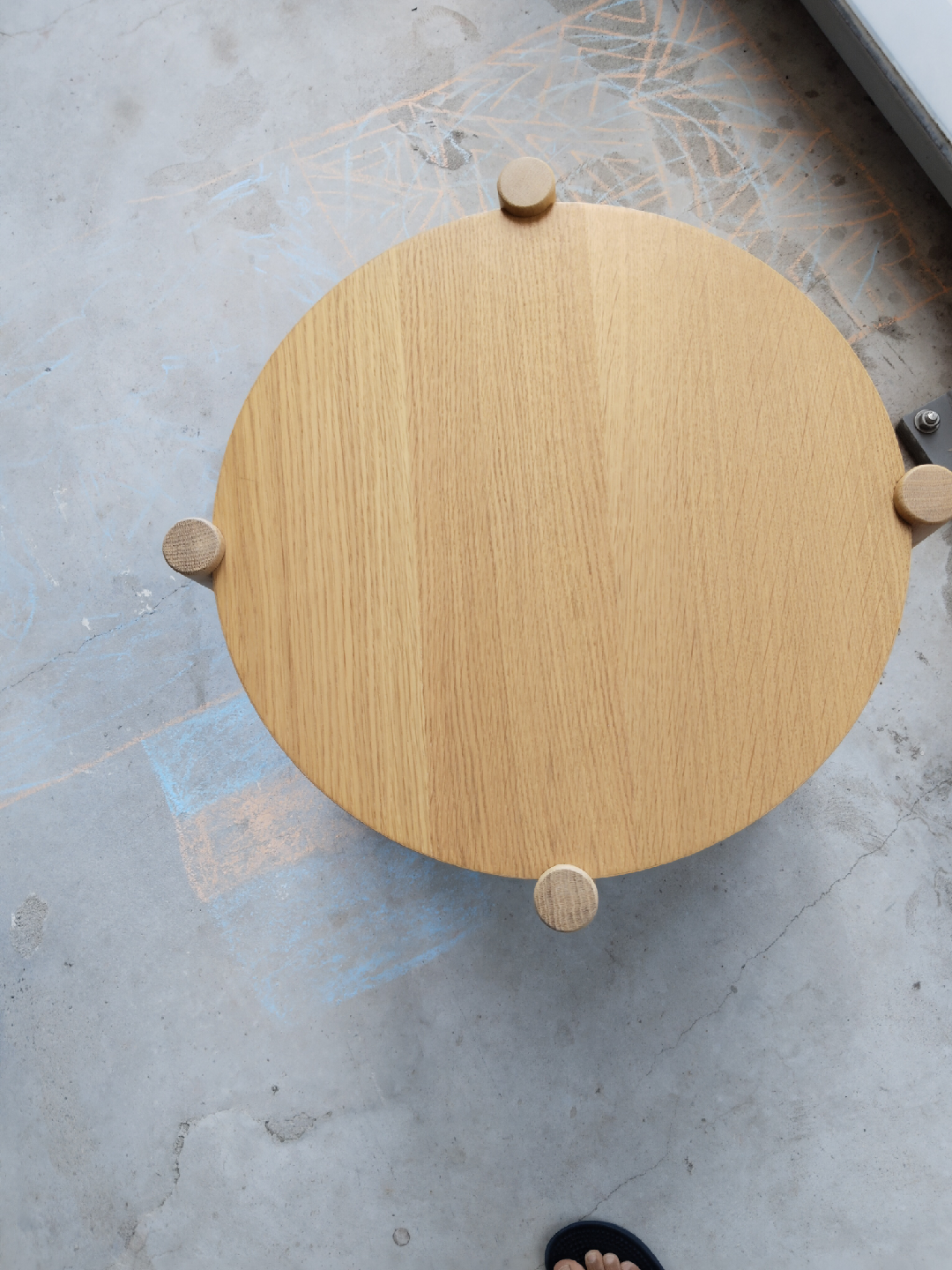 Round Wooden Side Table - photo 2