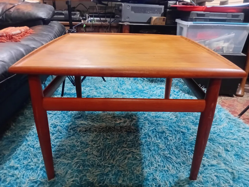 MID CENTURY Danish COFFEE/SIDE TABLE-GRETE JALK! image indicator(2)