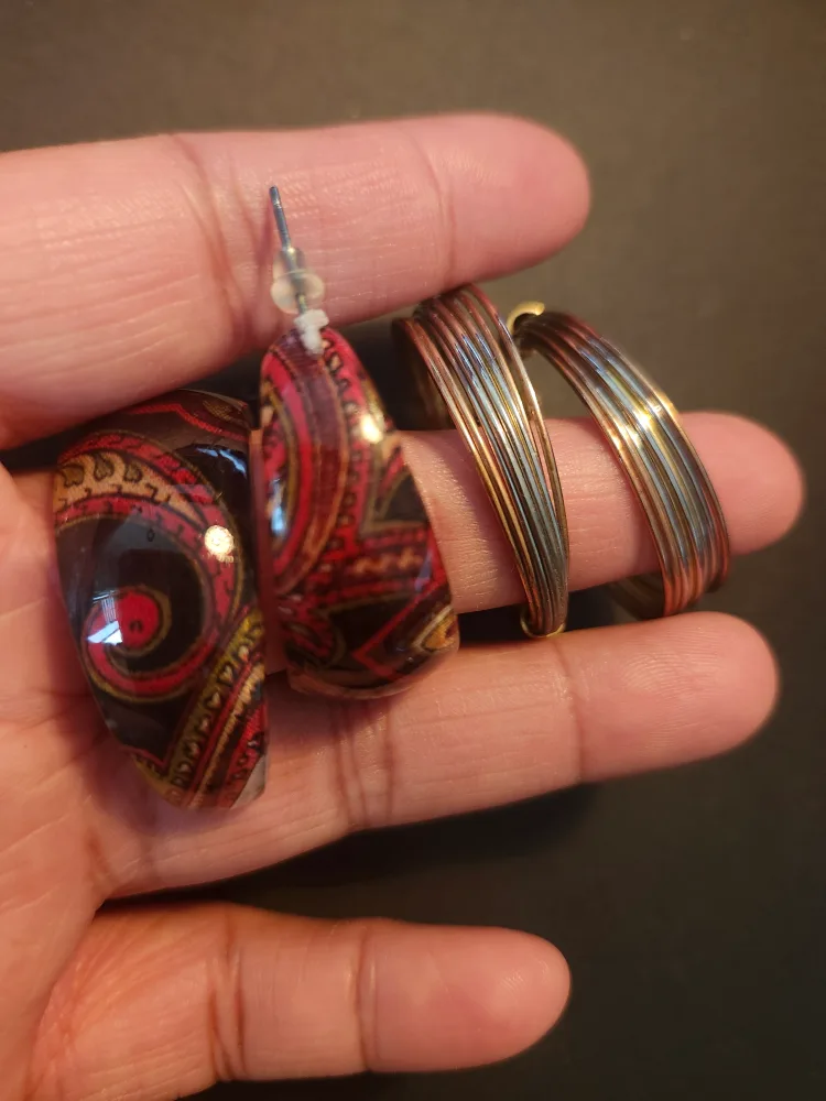 4 pairs Assorted Hoop Earrings thumbnail