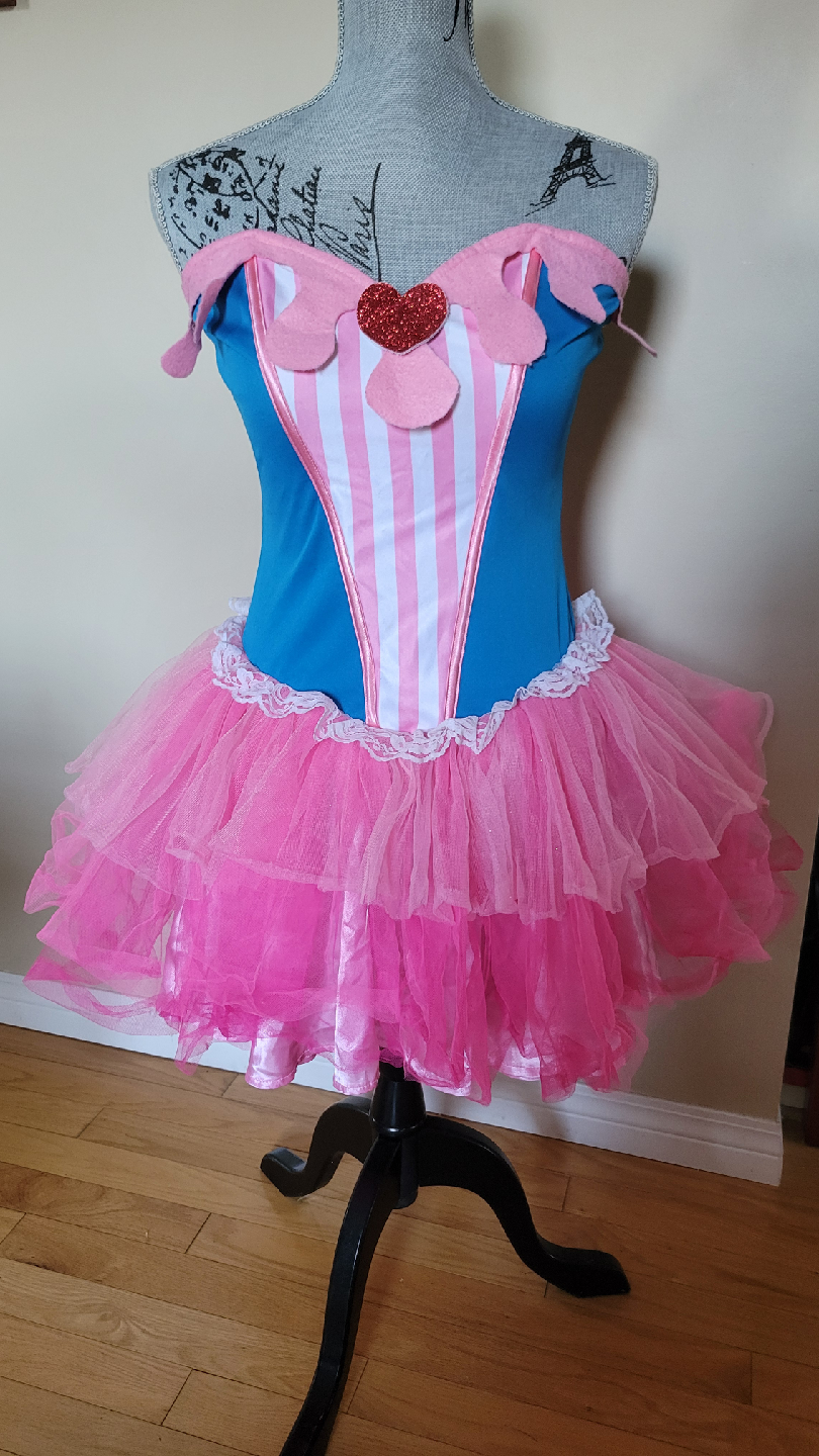 Deluxe Queen of Heart Adult Tulle Costume Size M/L Women