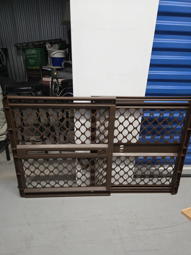 Brown Expandable Baby Gate thumbnail