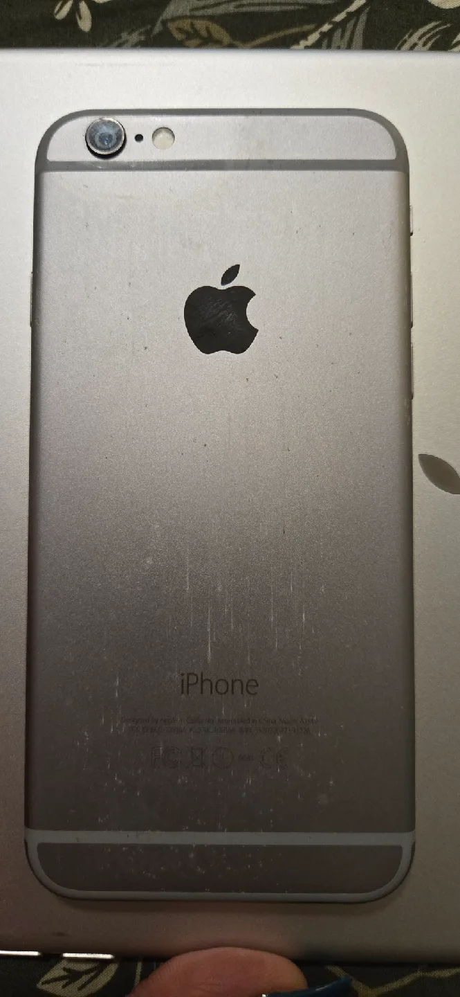 🥕iPhone 6s - Damaged Screen image indicator(5)