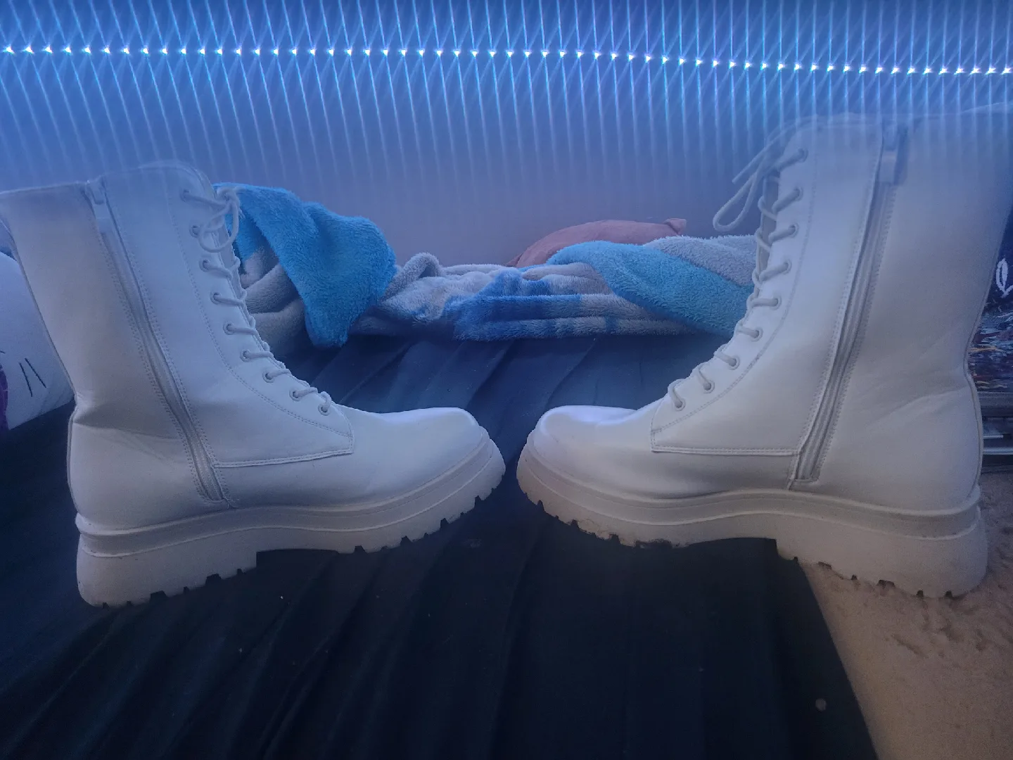 White Lace-Up Platform Boots image indicator(3)