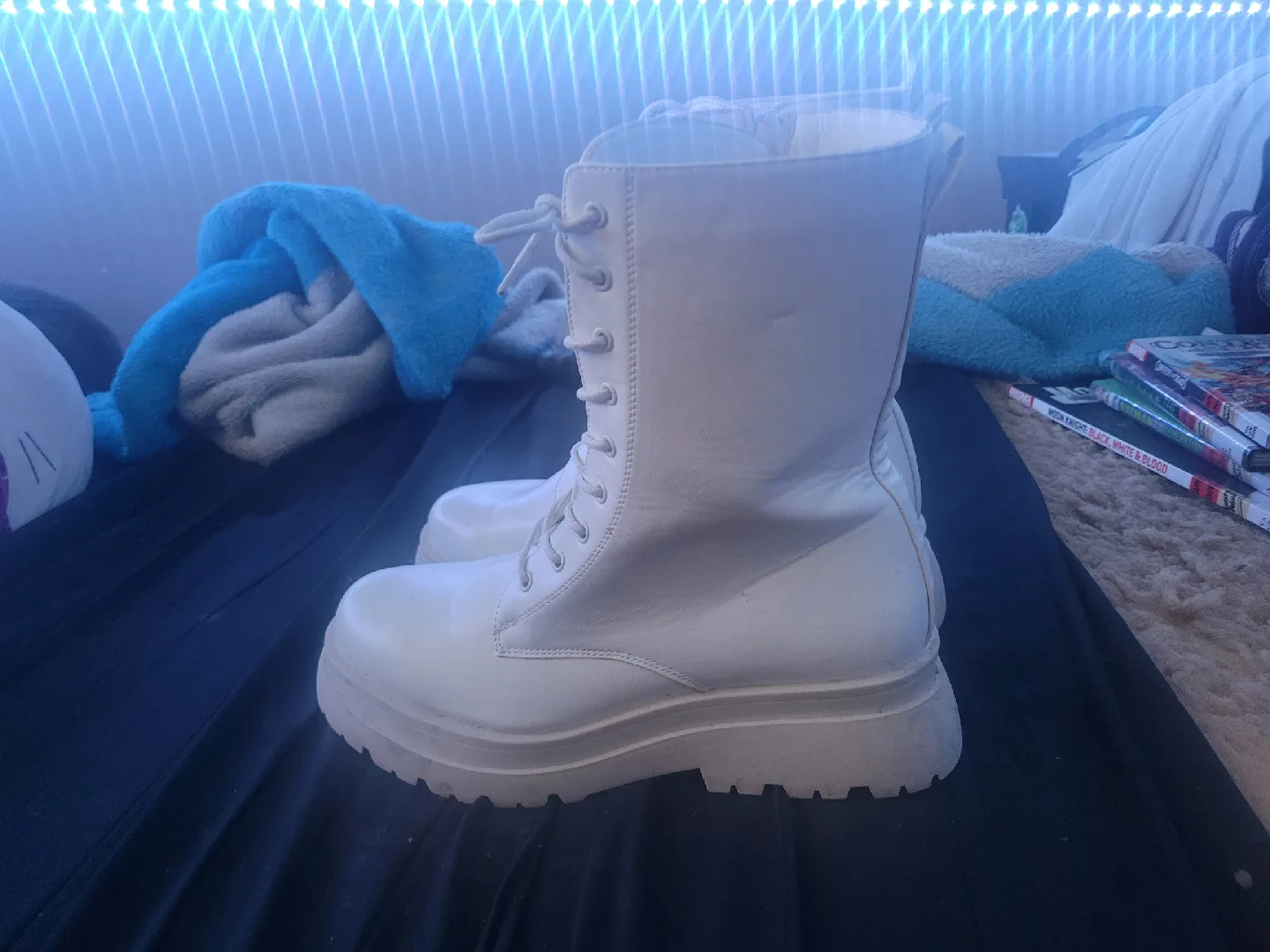 White Lace-Up Platform Boots image indicator(4)