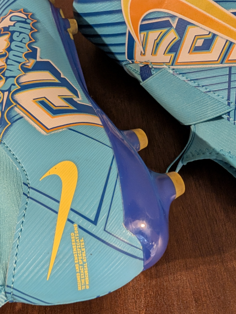 youth size 6 Nike zoom soccer shoes like new - photo 3