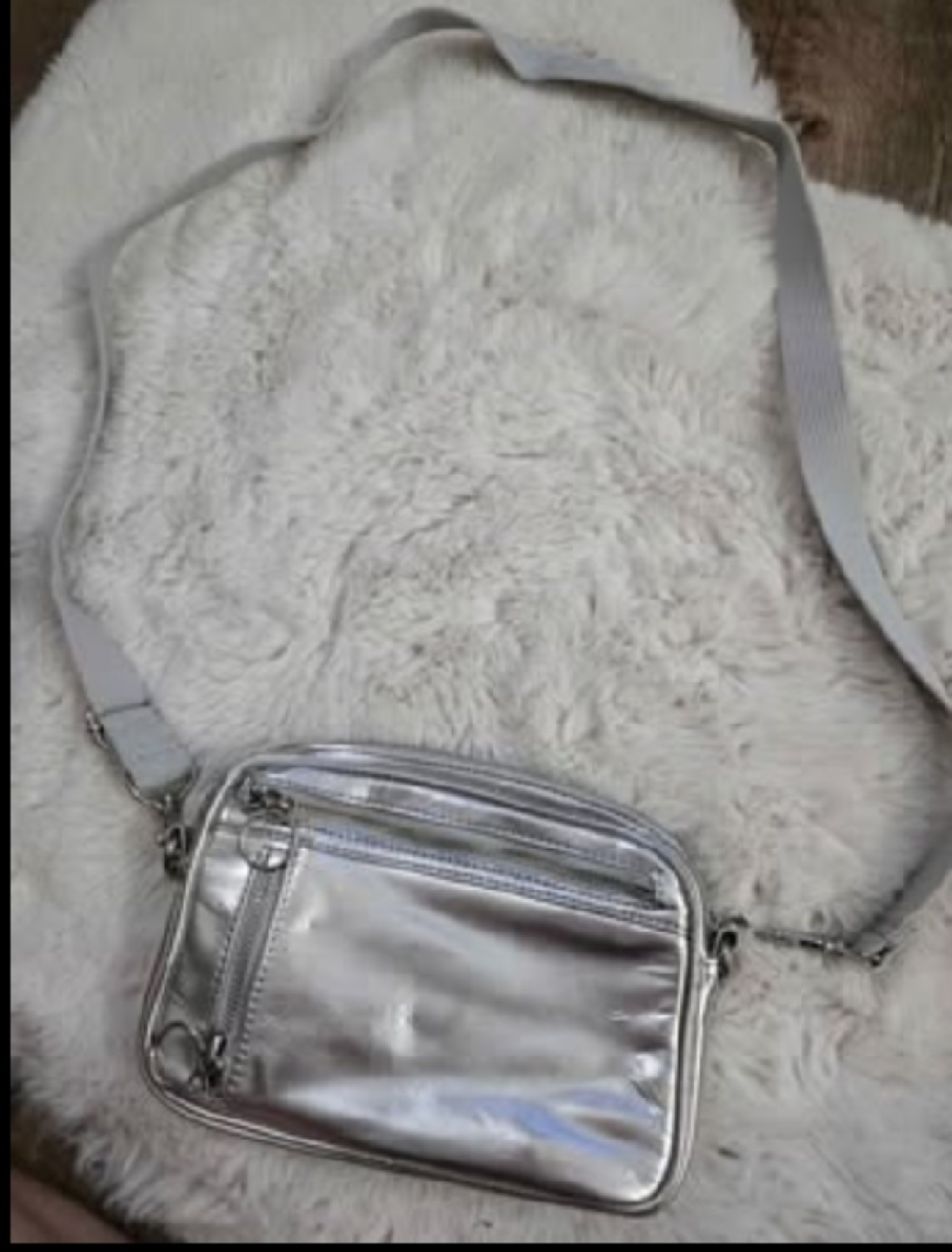 🥕Nine West metallic silver crossbody bag