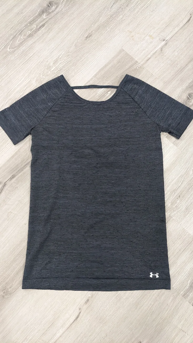 Under Armour Women's T-Shirt 🥕 thumbnail
