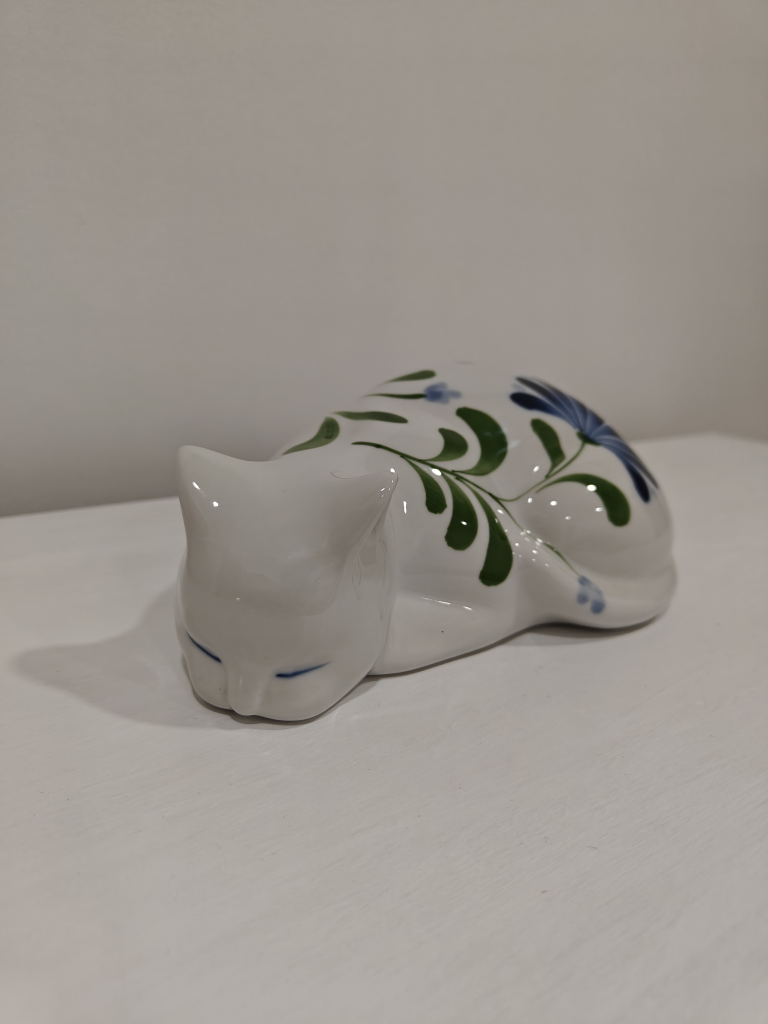 Porcelain Cat - photo 2