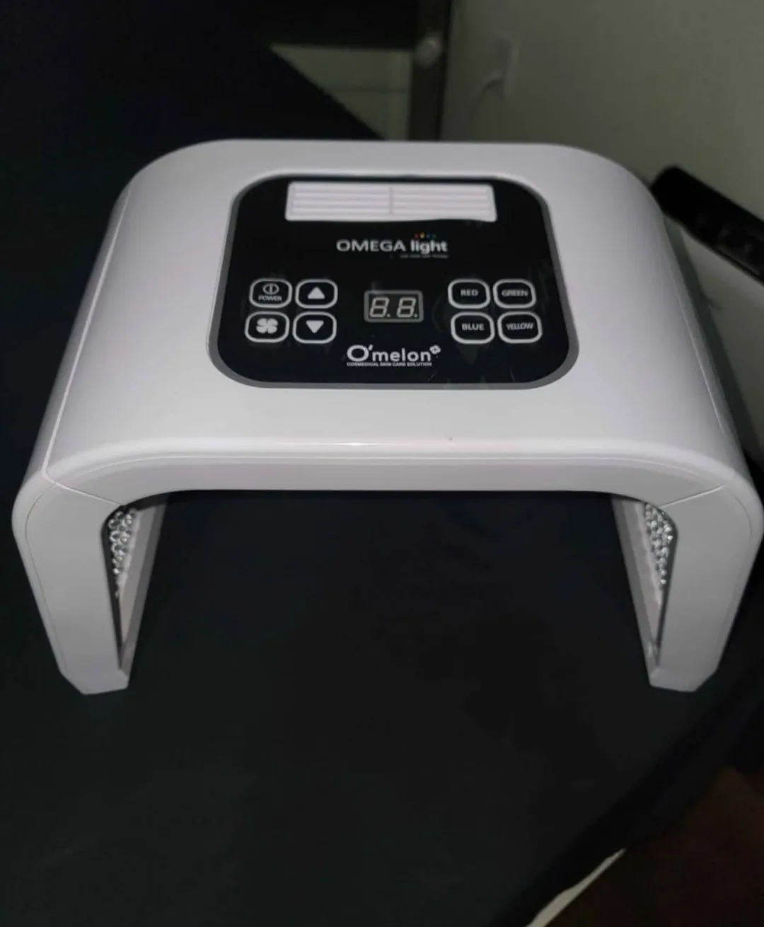 O'melon Omega Light LED Therapy Device thumbnail