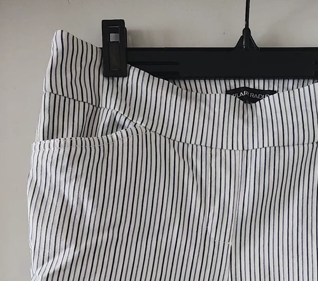 Women's Mid Length Stretchy Striped Shorts image indicator(2)