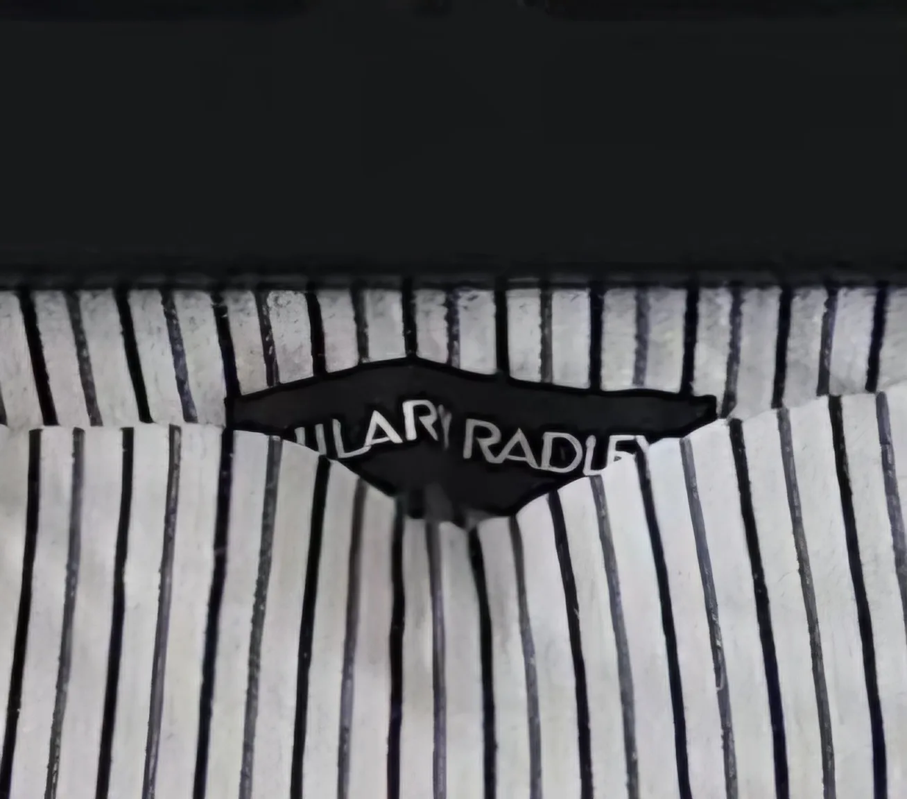 Women's Mid Length Stretchy Striped Shorts image indicator(9)