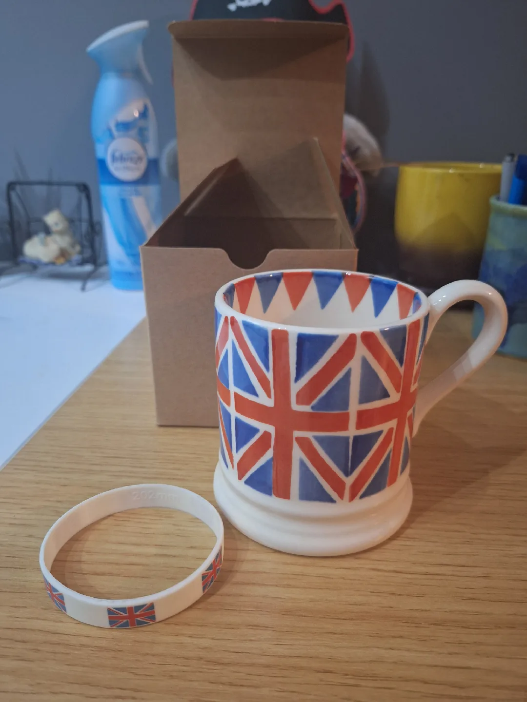 NEW Union Jack Half Pint Mug and Bracelet thumbnail