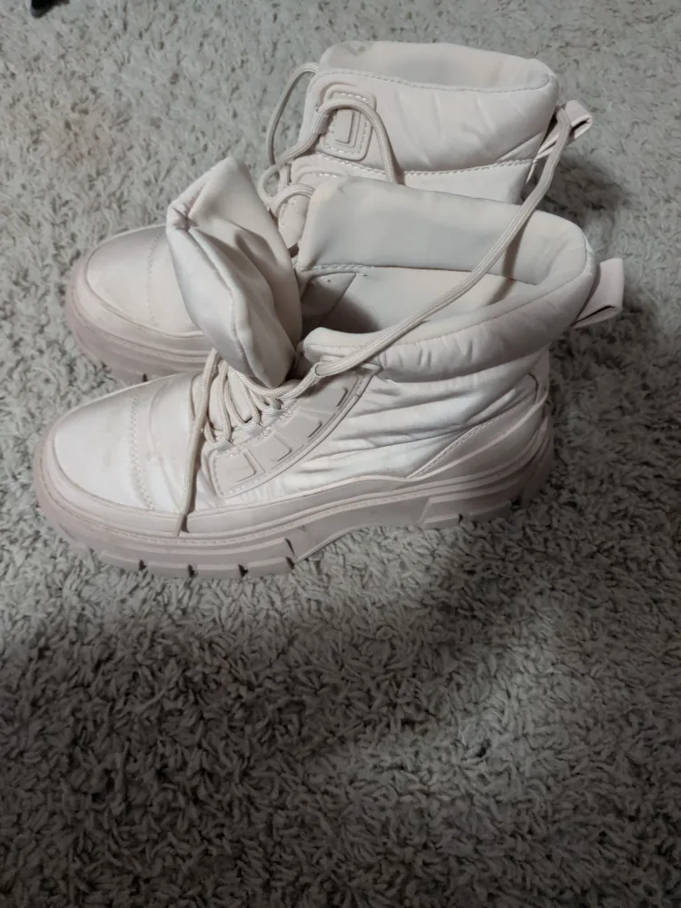 MNG Padded Boots - Size 10 image indicator(2)