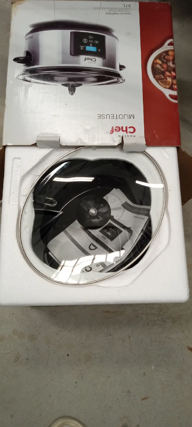 Branch new Master Chef Slow Cooker $30. image indicator(2)