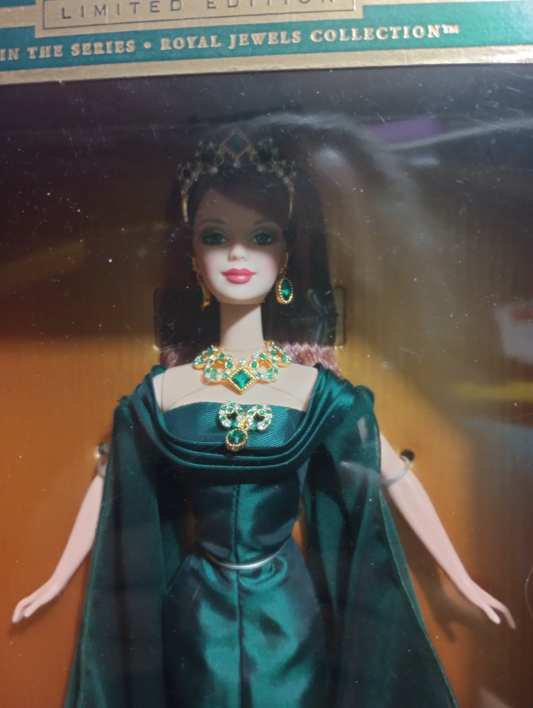 Empress of Emeralds Barbie Doll - Limited Edition - photo 2