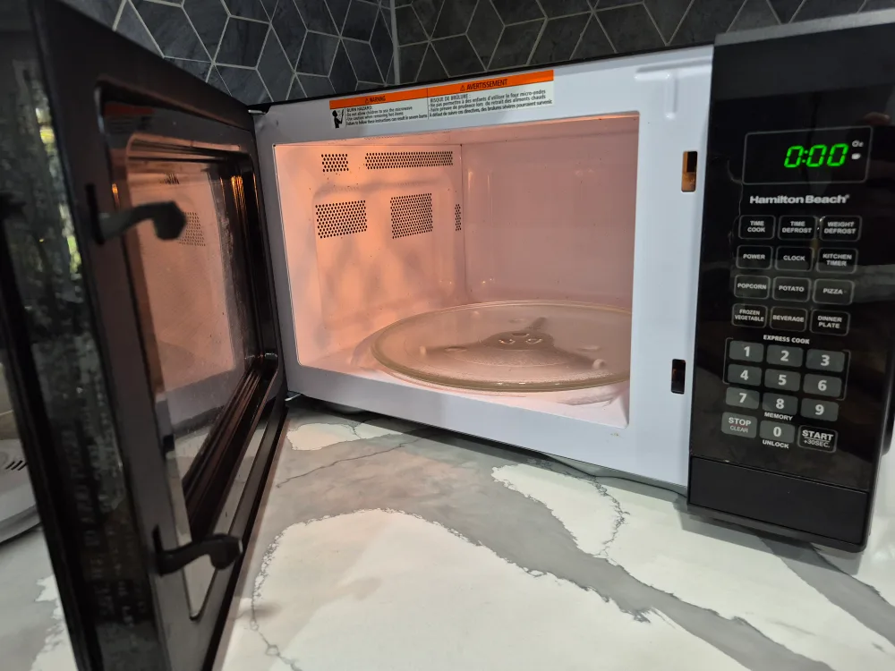 Microwave Good Condition You can check if it works fine. image indicator(2)