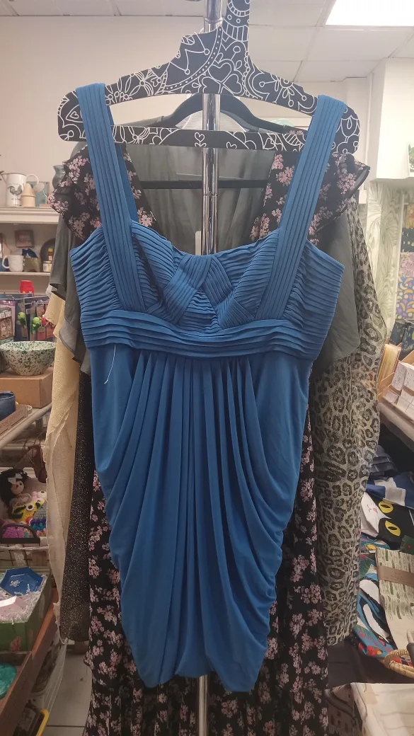 Pretty Dress thumbnail