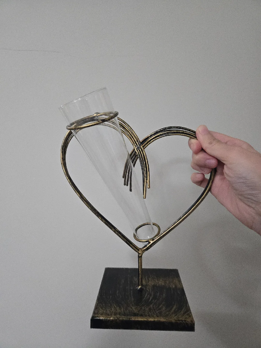 Heart Shaped Stand Vase thumbnail