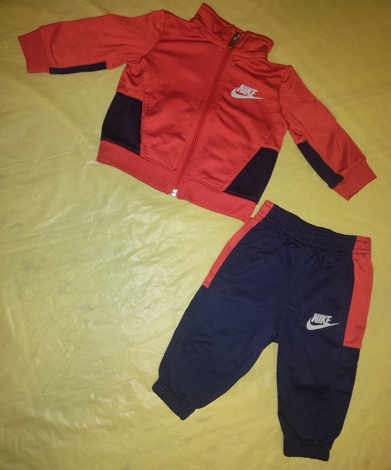 New Nike Tracksuit Size 3/6 Months