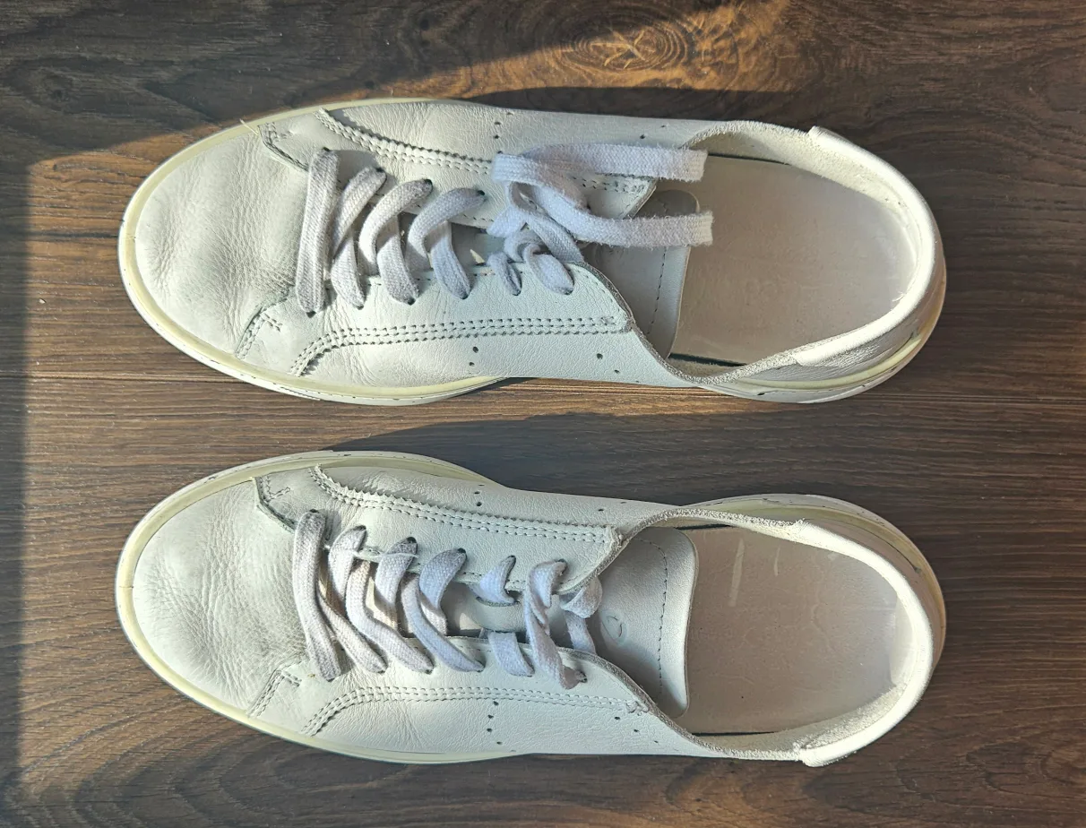 ECCO Leather Sneakers - Size 8 image indicator(3)