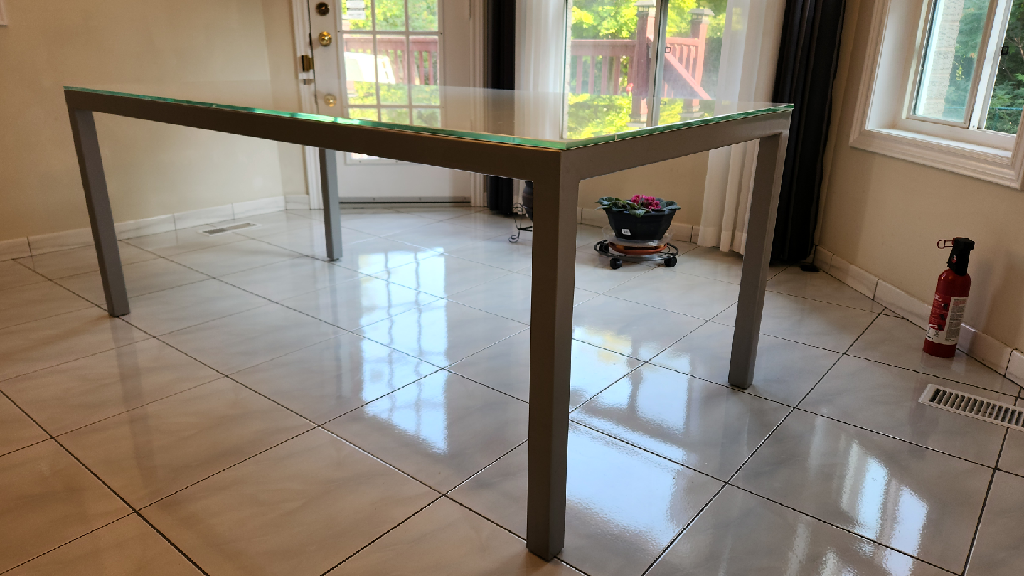 Dining Table - Modern Design