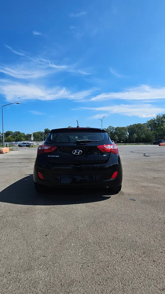 Hyundai Elantra GT 2016 - Black Hatchback image indicator(4)