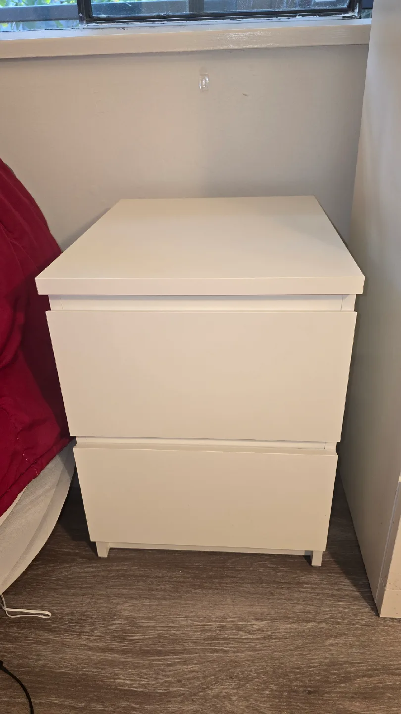 White 2-Drawer Nightstand