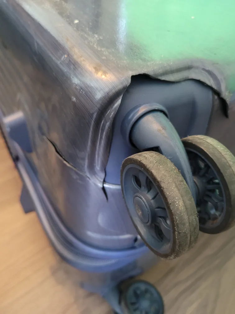 Carlton Blue Hardshell Suitcase image indicator(4)