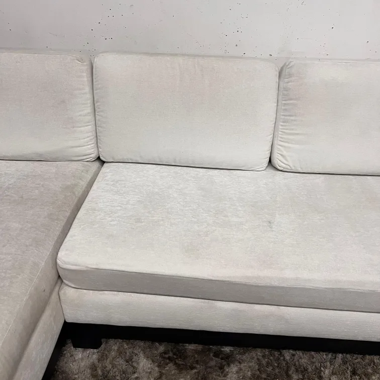 Apartment sectional. L shaped sofa couch. delivery image indicator(6)